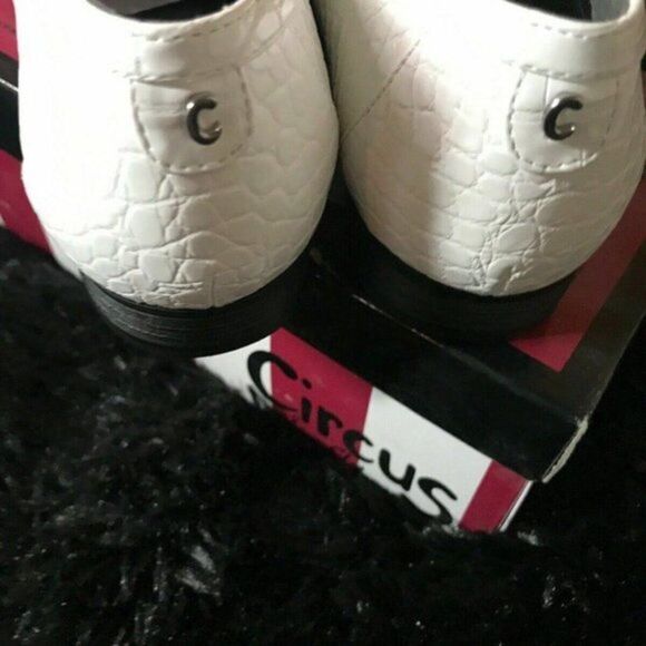 Circus Sam Edelman Hannon Penny Loafers White size 8 Y - Picture 9 of 9